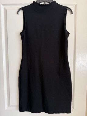 Black Sleeveless Dress